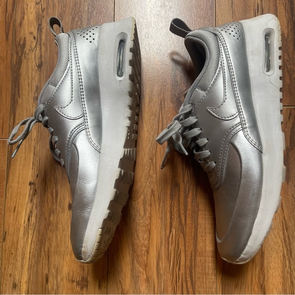 Women's Nike Air Max Thea Metallic Silver Chrome Sneaker Size 7 - Picture 5 of 16